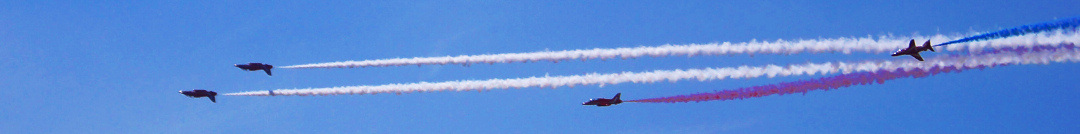 Red Arrows Flying
